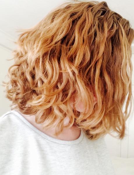 profile-hair-redhead-woman-hairstyle-curly-hair-strawberry-blond-t20-8kvw2j.jpg