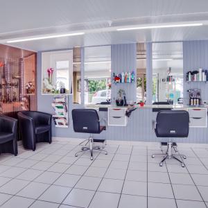 Photos de Catherine coiffure mixte fournies par le propriétaire