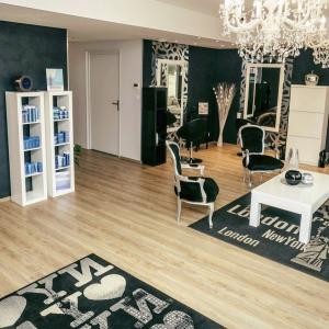 Photos de Salon sabrina soumises par les membres 