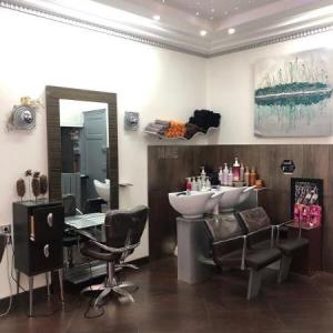Photos de Salon de coiffure naé soumises par les membres 