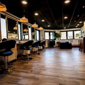 Photos de Salon de coiffure l'etage (sarl) soumises par les membres 