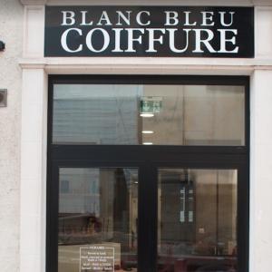 Photos de Blanc bleu coiffure soumises par les membres 