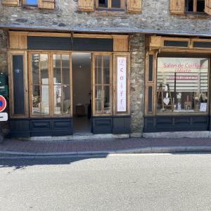 Photos de L’coiff fournies par le propriétaire