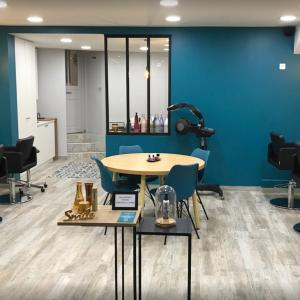 Photos de La coiffeuse soumises par les membres 