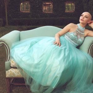 Andrea Sierra princesse sans cheveux