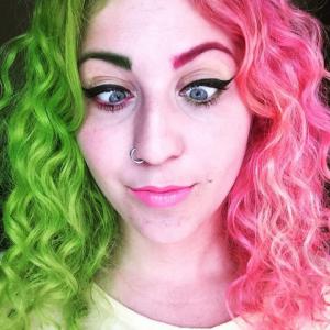 Coiffure couleur pastèque