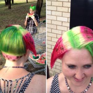 Coiffure couleur pastèque