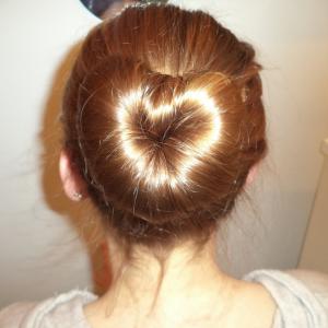 Chignon avec donut coeur