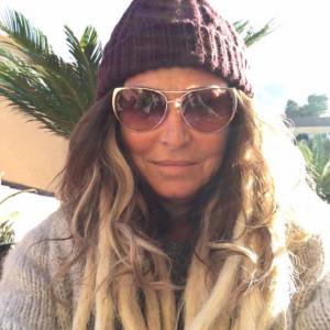 Nouvelle coupe de cheveux Evelyne Thomas