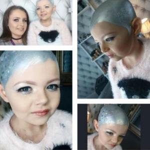 Petite fille cancer coupe de cheveux Cara Delevingne