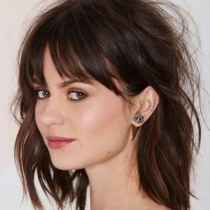 cheveux courts néo carré