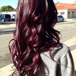 coiffure couleur burgundy rouge