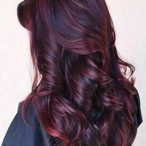 coiffure couleur burgundy rouge