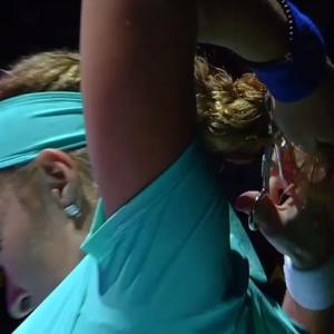 Coupe de cheveux match de tennis