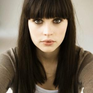 Coupe cheveux frange droite