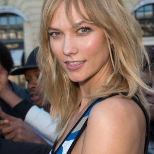 Coupe de cheveux frange Karlie Kloss