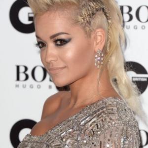 coiffure half hawk tresse africaine