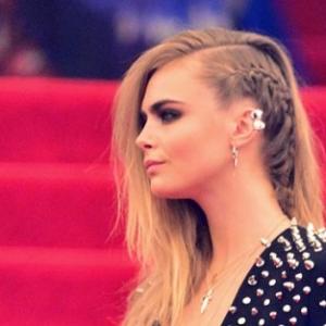 coiffure half hawk tresse africaine