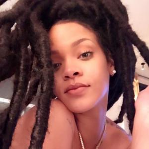 Cheveux dreadlocks Rihanna