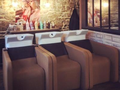 Coiffeur Aux Couleurs D' Elise voir le détail