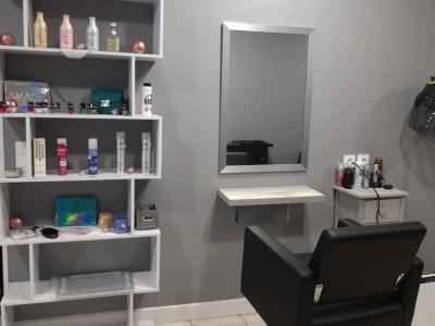 Coiffeur Meches Et Ciseaux voir le détail