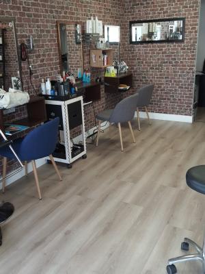 Coiffeur Salon De Coiffure Multi Facettes voir le détail