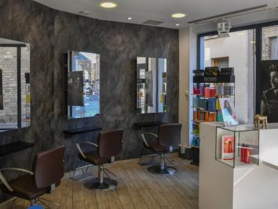 Coiffeur Coiffure Métamorphose voir le détail