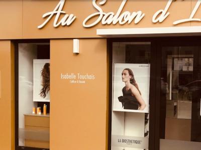 Coiffeur Au salon d'isa voir le détail