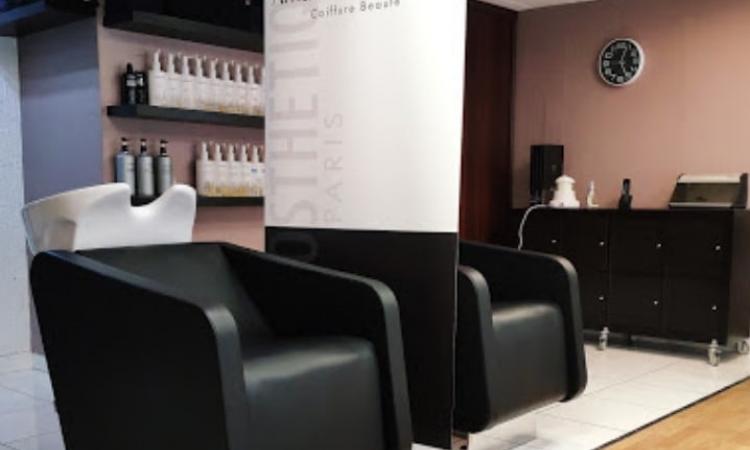 Coiffeur AMANDINE G Sedan