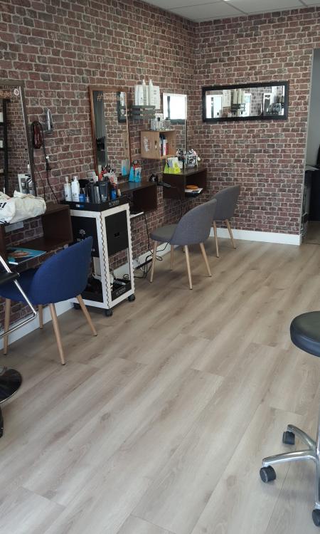 Coiffeur Salon De Coiffure Multi Facettes Mondevert