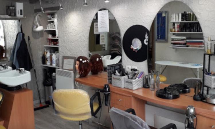 Coiffeur Tendance Isa Vert-le-petit