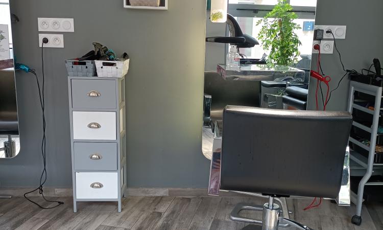 Coiffeur L'univ'hair D'aurelie Pamproux