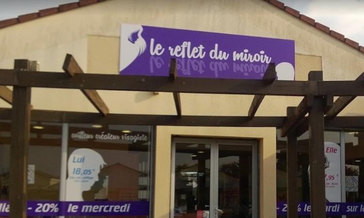 Coiffeur Le Reflet Du Miroir La montagne
