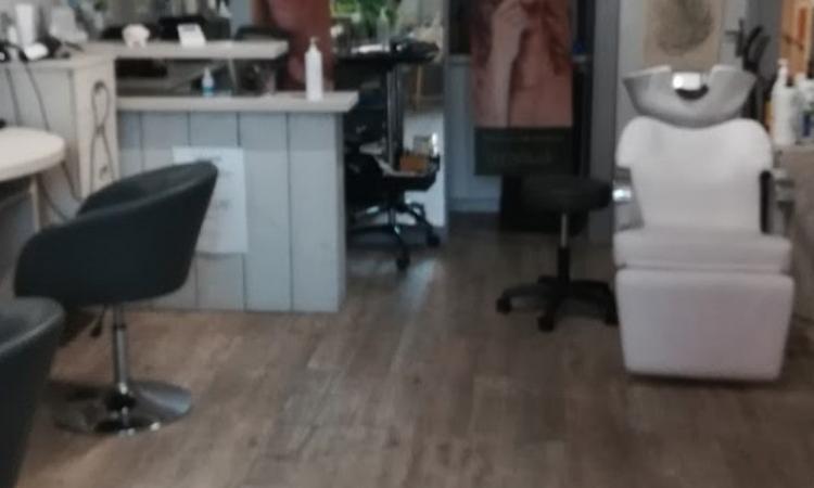 Coiffeur Au Petit Fauteuil Colombiers