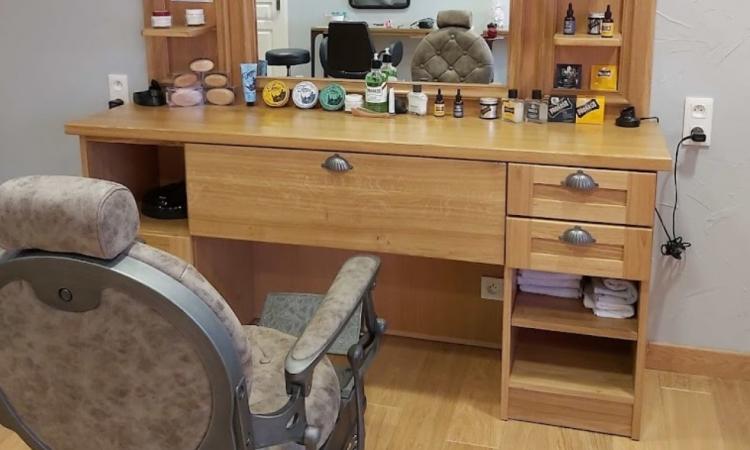 Coiffeur Les Ciseaux & La Lame Champvert