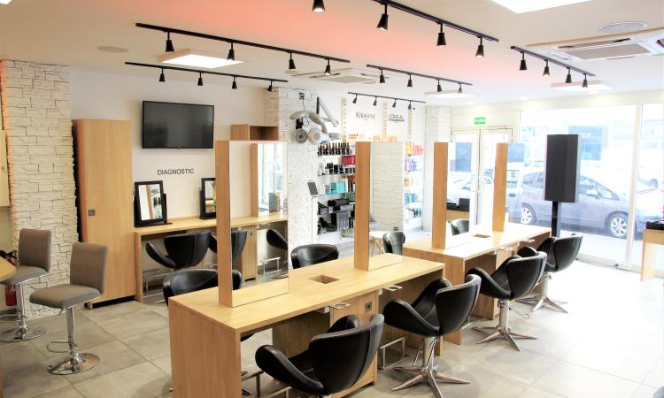 Coiffeur OWA COLORS Juan-les-pins