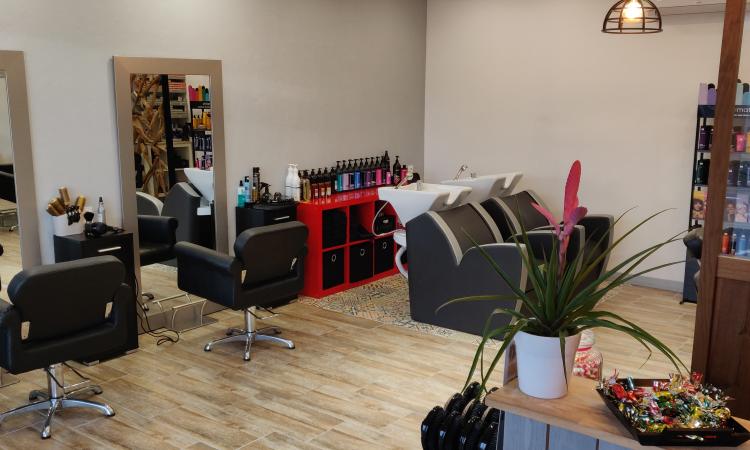 Coiffeur La Boite A Ciseaux Montmorillon