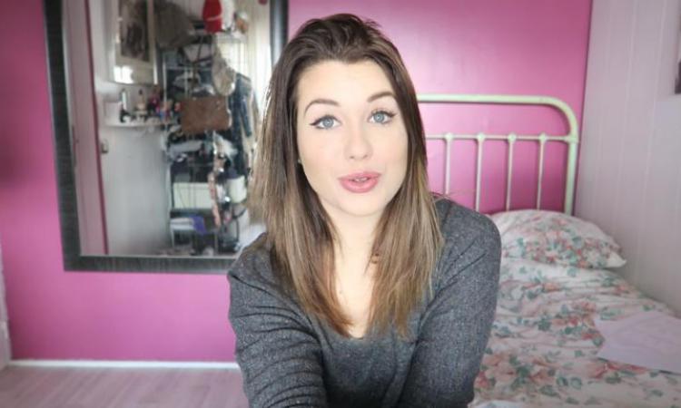 EnjoyPhoenix se fait traiter de menteuse !