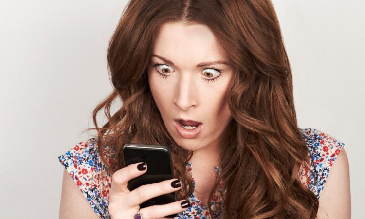 Un salon de coiffure licencie par SMS