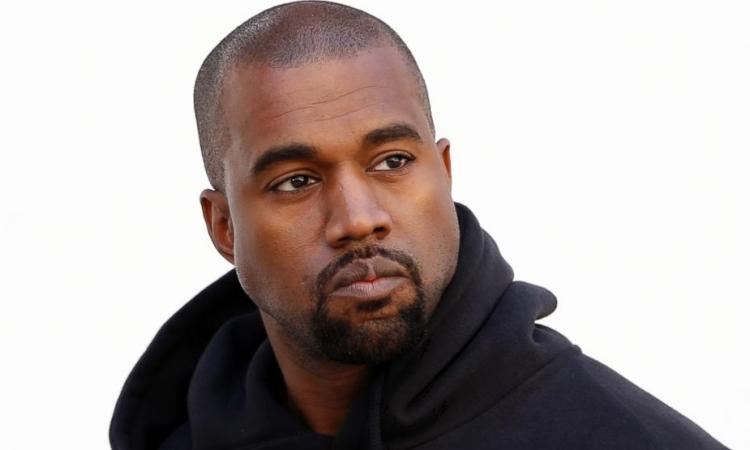 kanye west cheveux blonds