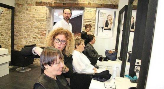 Un salon de coiffure pour 800 habitants