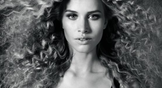 Retour de la coiffure "cheveux gaufrés"