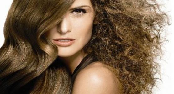 conseils capillaires anti-frisottis