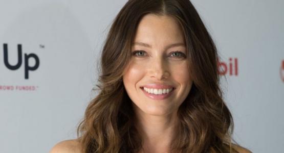 nouvelle coiffure  frange Jessica Biel