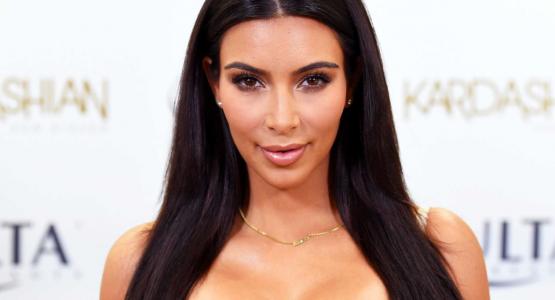 nouvelle coiffure cheveux violets kim kardashian