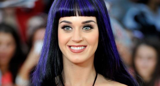 katy perry coloration cheveux jaunes