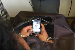 cape de coiffure pour smartphones