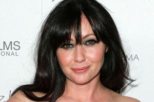 Shannen Doherty rase ses cheveux
