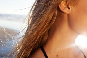 protection solaire cheveux