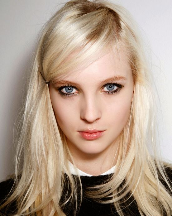 Le Blond Une Couleur Tres Feminine Et Lumineuse Illustree En Photos
